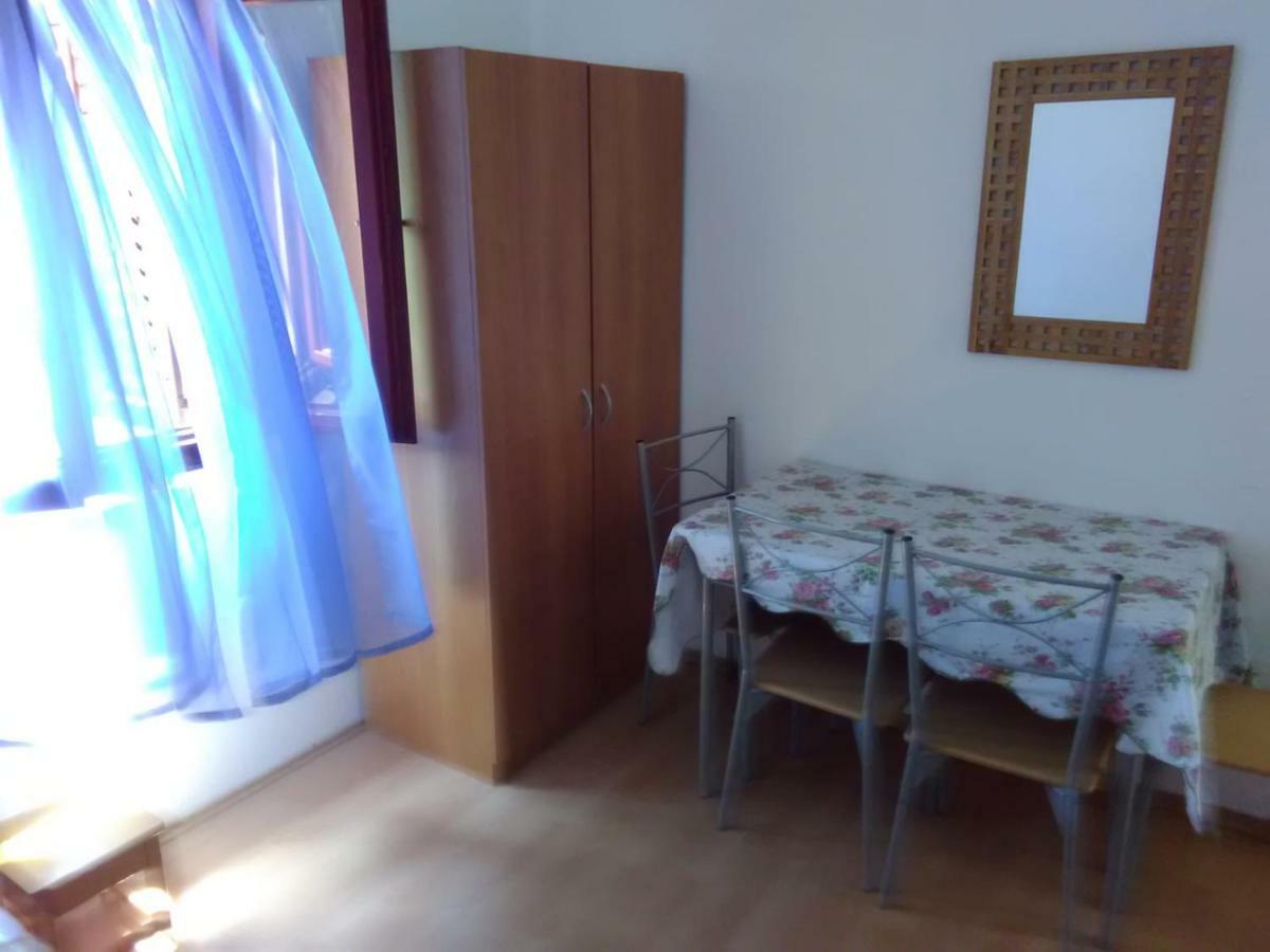 Apartmani Kovacic Murter Exteriör bild