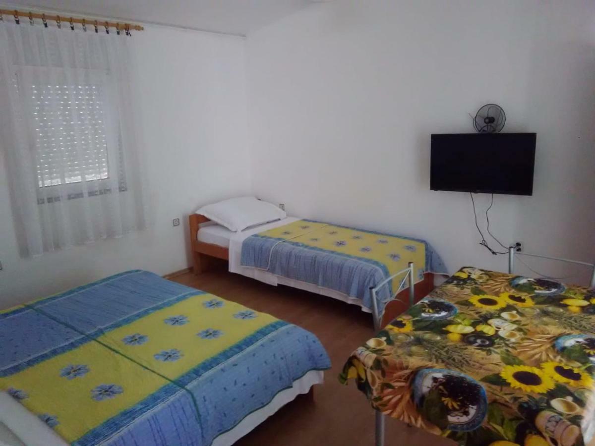 Apartmani Kovacic Murter Exteriör bild