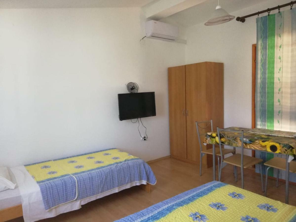 Apartmani Kovacic Murter Exteriör bild