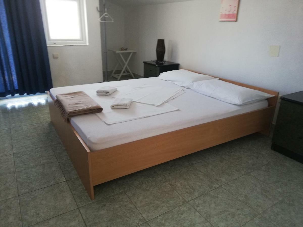 Apartmani Kovacic Murter Exteriör bild